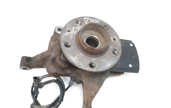 Opel Vivaro Front wheel hub