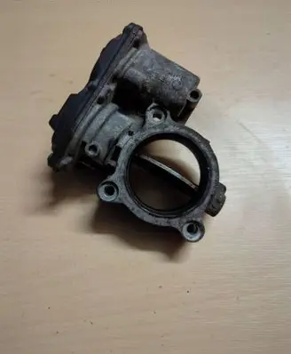 BMW 1 E81 E87 Throttle valve 10378517 7810752
