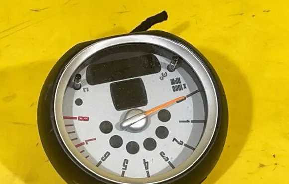 Mini One - Cooper Coupe R56 Tachometer 118KM