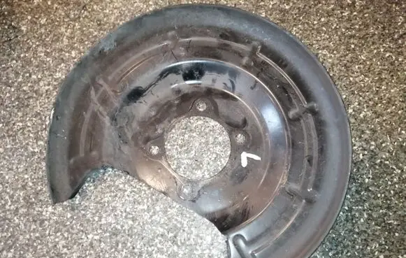 Opel Mokka X Rear brake disc plate dust cover 42453982