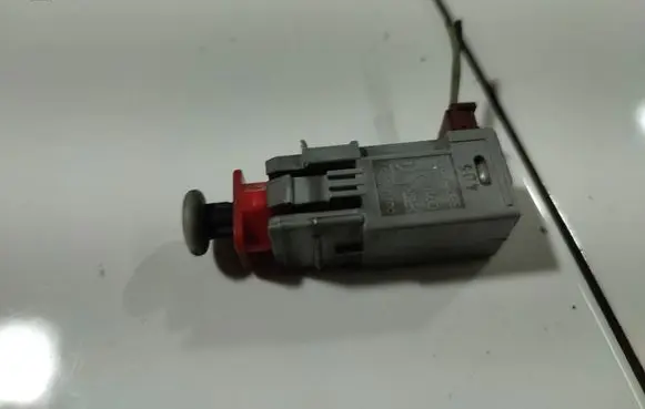 Opel Astra H Brake pedal sensor switch 55701396
