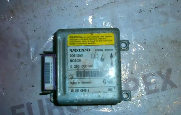 Volvo S40, V40 Airbag control unit/module 30611293E 0285001146
