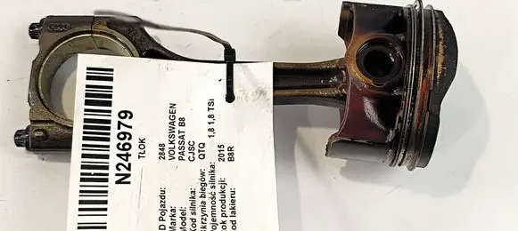 Volkswagen PASSAT B8 Piston with connecting rod 