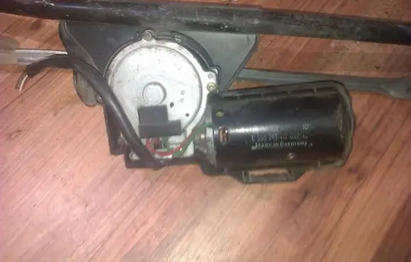 BMW 3 E36 Wiper motor 0390241417