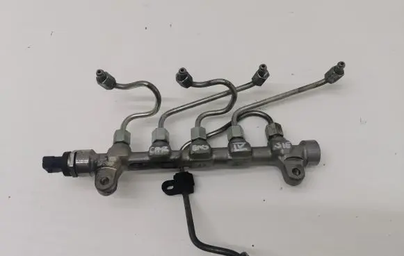 KIA Carens IV Fuel main line pipe