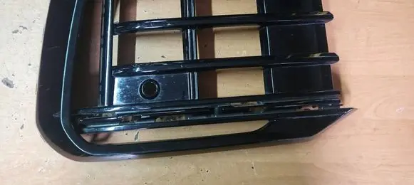 Volkswagen Touareg III Front bumper lower grill 760853666J
