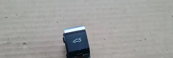Audi A4 S4 B9 Tailgate opening switch 4M0959831A 19034A 19725PR