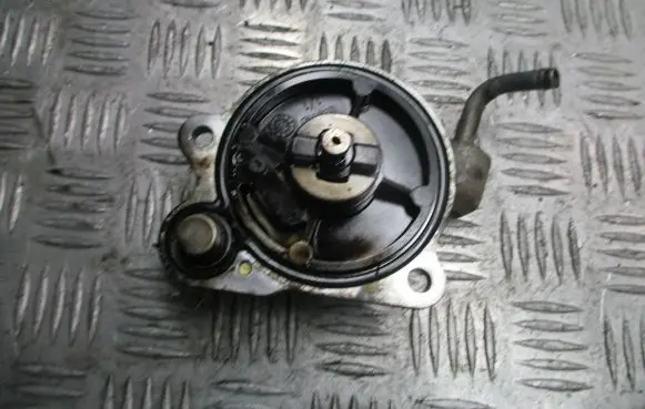 Toyota Yaris Vacuum pump