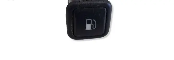 Volkswagen PASSAT B5 Fuel tank opening switch 3B0959833A