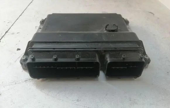 Toyota Auris 150 Engine control unit/module 896610Z250 2754001721