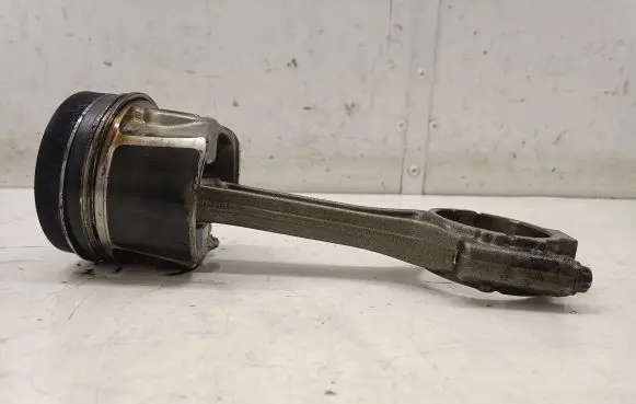 Audi A3 S3 8V Piston with connecting rod
