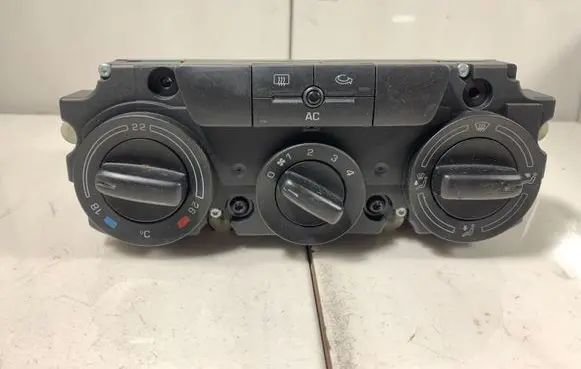 Skoda Octavia Mk2 (1Z) Climate control unit 1Z0820045A