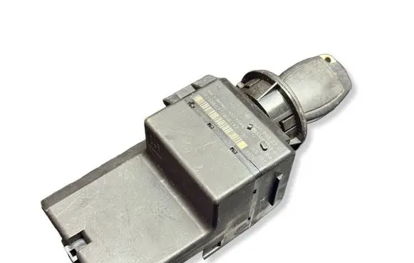 Mercedes-Benz Vito Viano W639 Ignition lock A6399002201 330023130 56011180