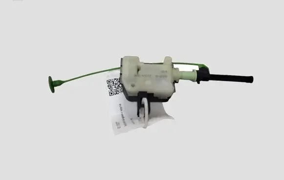 Volvo V70 Fuel tank cap lock 86113136