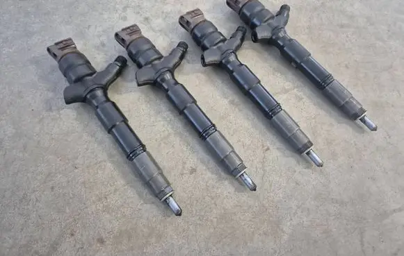 Toyota Hilux (AN10, AN20, AN30) Fuel injectors set 2367030450 2367039455
