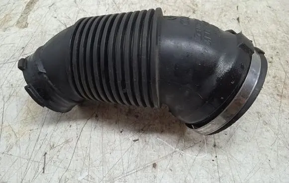 Audi A6 S6 C6 4F Air intake hose/pipe 4F0129615