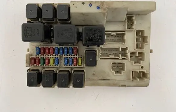Nissan Murano Z50 Fuse module 284B7CD710