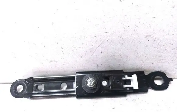Toyota Avensis T270 Seat belt height adjuster F515001