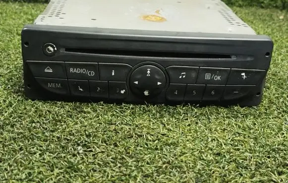 Renault Master III Radio/CD/DVD/GPS head unit 281150049R