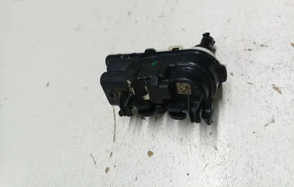 BMW 2 Active Tourer U06 Fuel tank cap lock 9447698