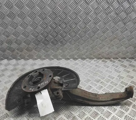 Audi Q7 4L Front wheel hub 7P6407246A 7L8407257C