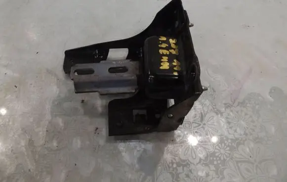 Peugeot 207 Gearbox mounting bracket