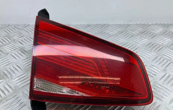 Volkswagen PASSAT B8 Tailgate rear/tail lights 