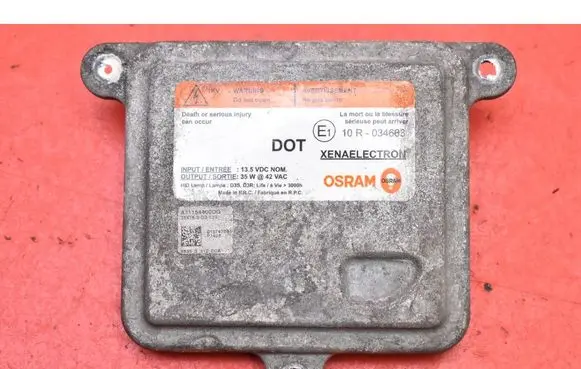 Ford Focus Voltage converter/converter module 35XT6-S-D3