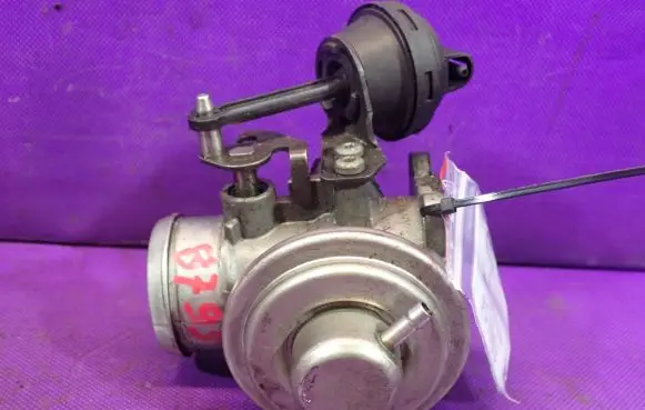 Volkswagen Golf IV EGR valve 038131501E