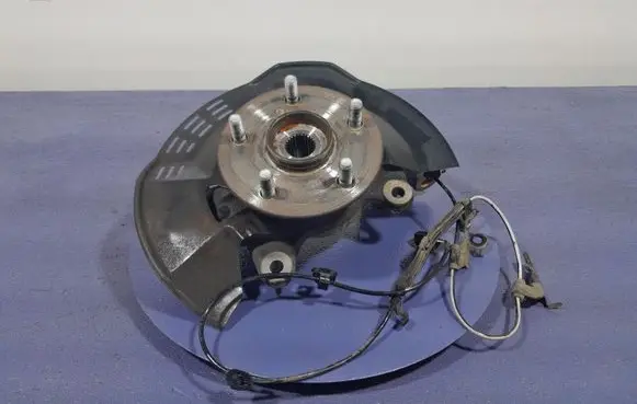 Toyota Corolla E10 Front wheel hub spindle knuckle 