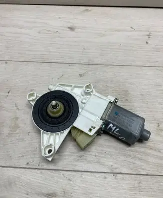 Mercedes-Benz ML W164 Front door window regulator motor A2518200742 997082102