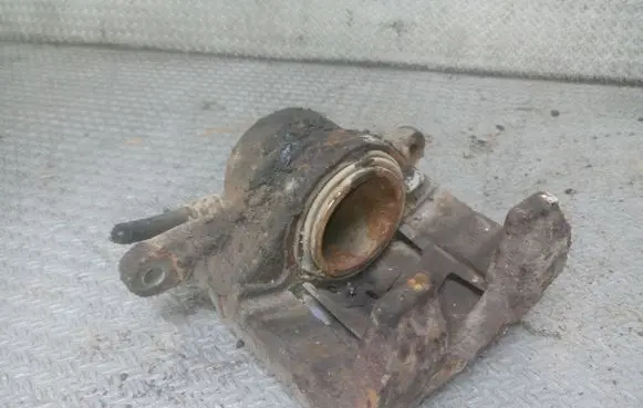 Honda HR-V Front brake caliper