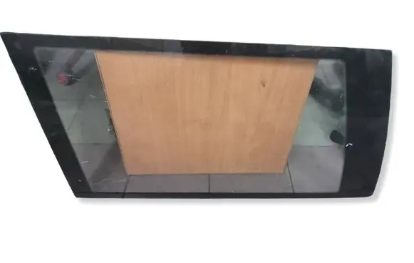 Mercedes-Benz Vito Viano W638 Rear side window DOT211M73AS2 43R000016