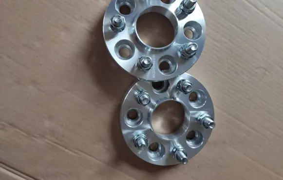 Suzuki Grand Vitara II Wheel spacers 