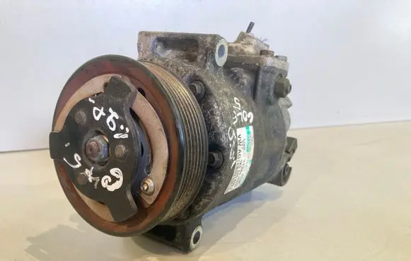Volkswagen Golf V Air conditioning (A/C) compressor (pump) 1K0820859F