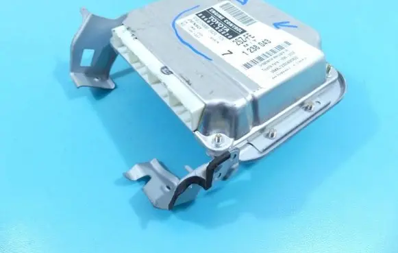 Toyota Yaris Engine control unit/module ECU 89661-0D070 IMPRK1238043
