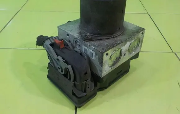 Volkswagen Tiguan ABS Pump 16132015