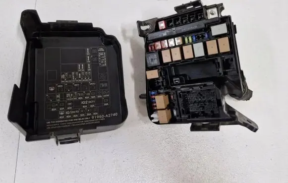 KIA Ceed Fuse box set 91360-A2620