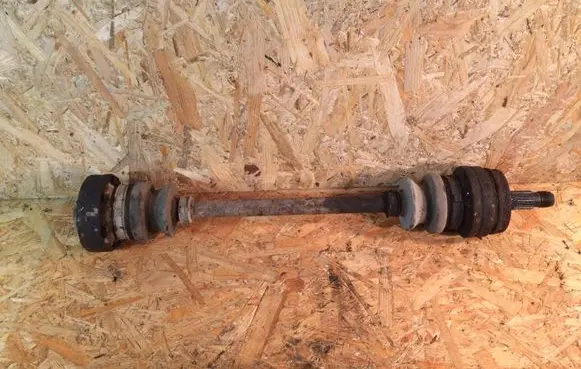 Mercedes-Benz E W124 Rear driveshaft