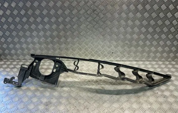 BMW X6 E71 Fender mounting bracket 7157989