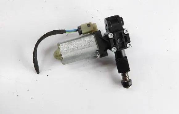 Opel Insignia B Seat adjustment motor 0390207003