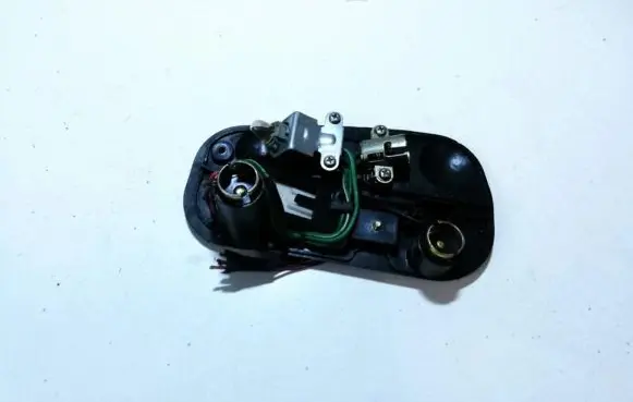 Mitsubishi Colt Tail light bulb cover holder 0431568