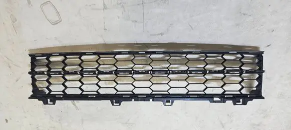 Skoda Superb B8 (3V) Front bumper lower grill 3V0853677