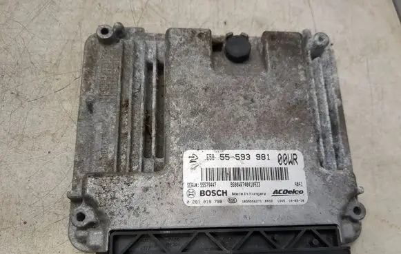 Opel Corsa D Engine control unit/module 55593981 0281019798 55579447