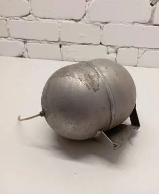 Vacuum air tank