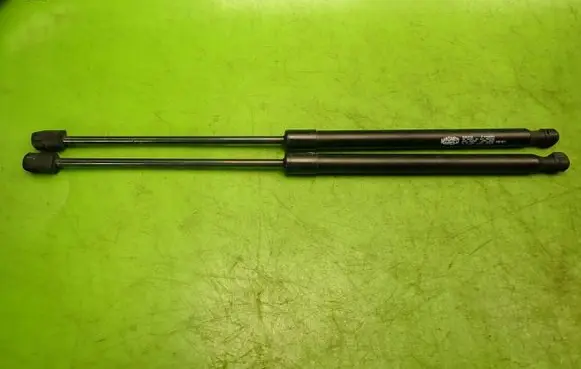 Opel Insignia A Shock absorber/damper mounting bracket 