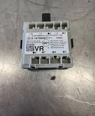 Mercedes-Benz GLC C253 Door control unit/module A1679008711