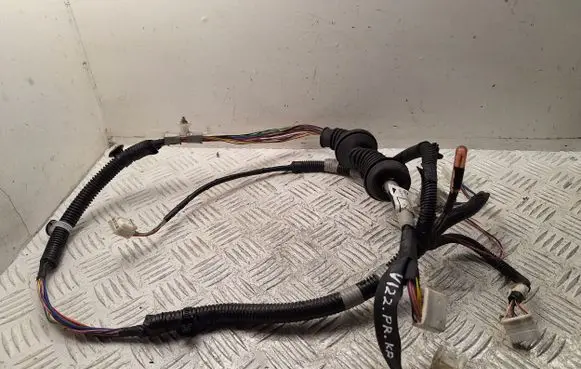 Toyota Verso Front door wiring loom 821520F060 821520F060C