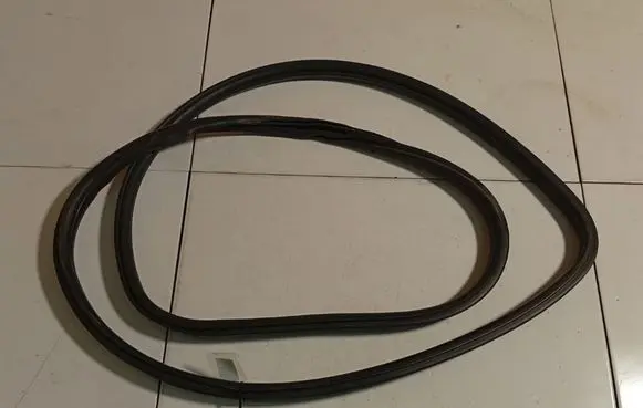 Honda Accord Rubber seal front coupe door 