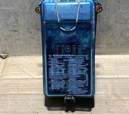 Mercedes-Benz 190 W201 Fuse box set 2015400450 M102 2015452500
